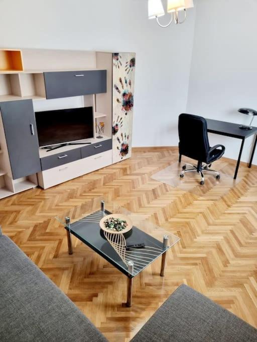 Cozy Apartment Near City Center بوخارست المظهر الخارجي الصورة