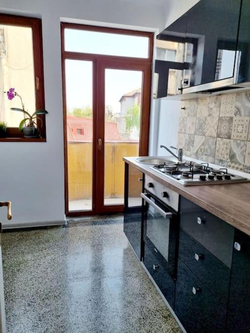 Cozy Apartment Near City Center بوخارست المظهر الخارجي الصورة