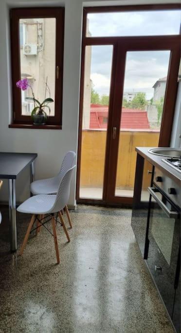 Cozy Apartment Near City Center بوخارست المظهر الخارجي الصورة