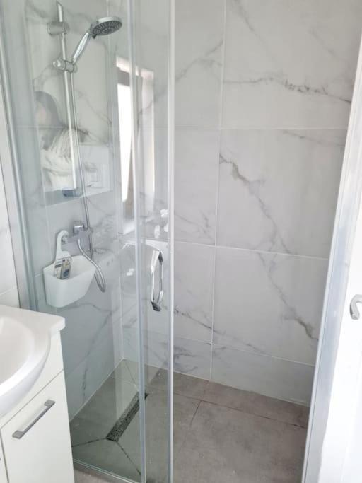 Cozy Apartment Near City Center بوخارست المظهر الخارجي الصورة